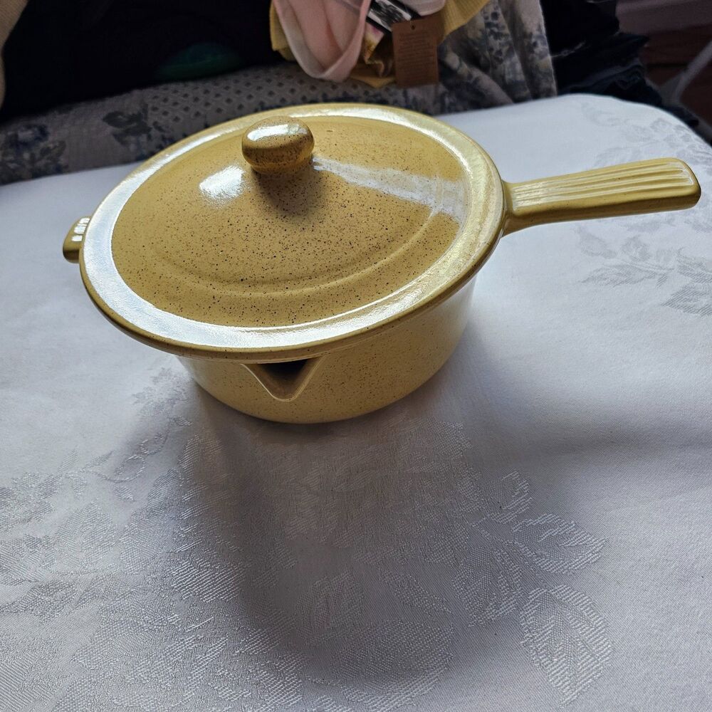 Rare Vintage Pfaltzgraff York Yellow Speckled Ovenproof 2qt Casserole Dish w Lid